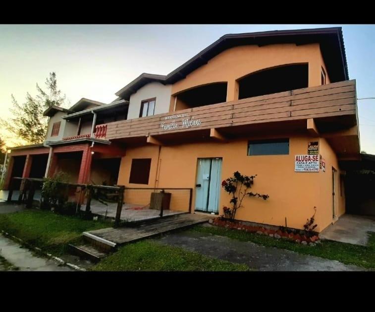 شقة Residencial Familia Milani 100 Metros Do Mar توريس المظهر الخارجي الصورة